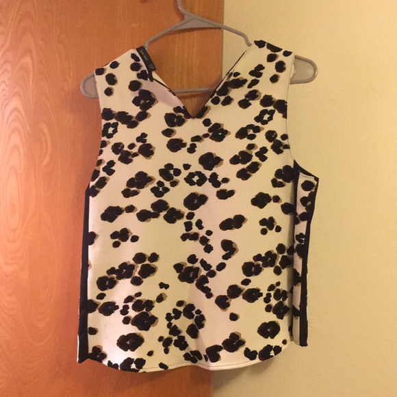 Zara cute pattern top - Picture 2 of 3